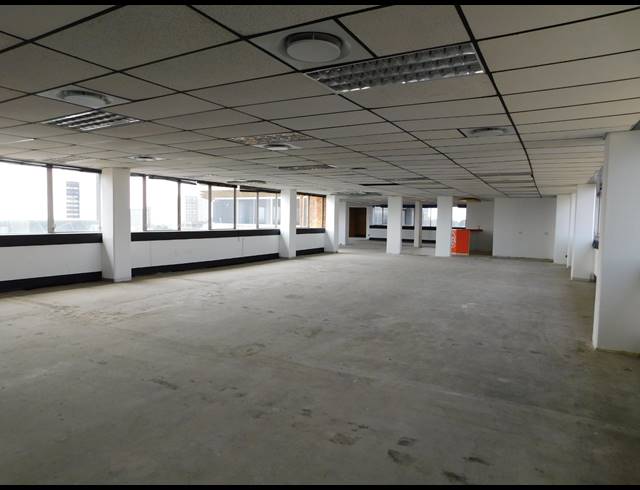 4,664M² OFFICE TO LET IN FERNDALE